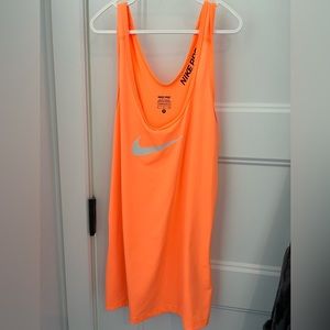 Tops nike small